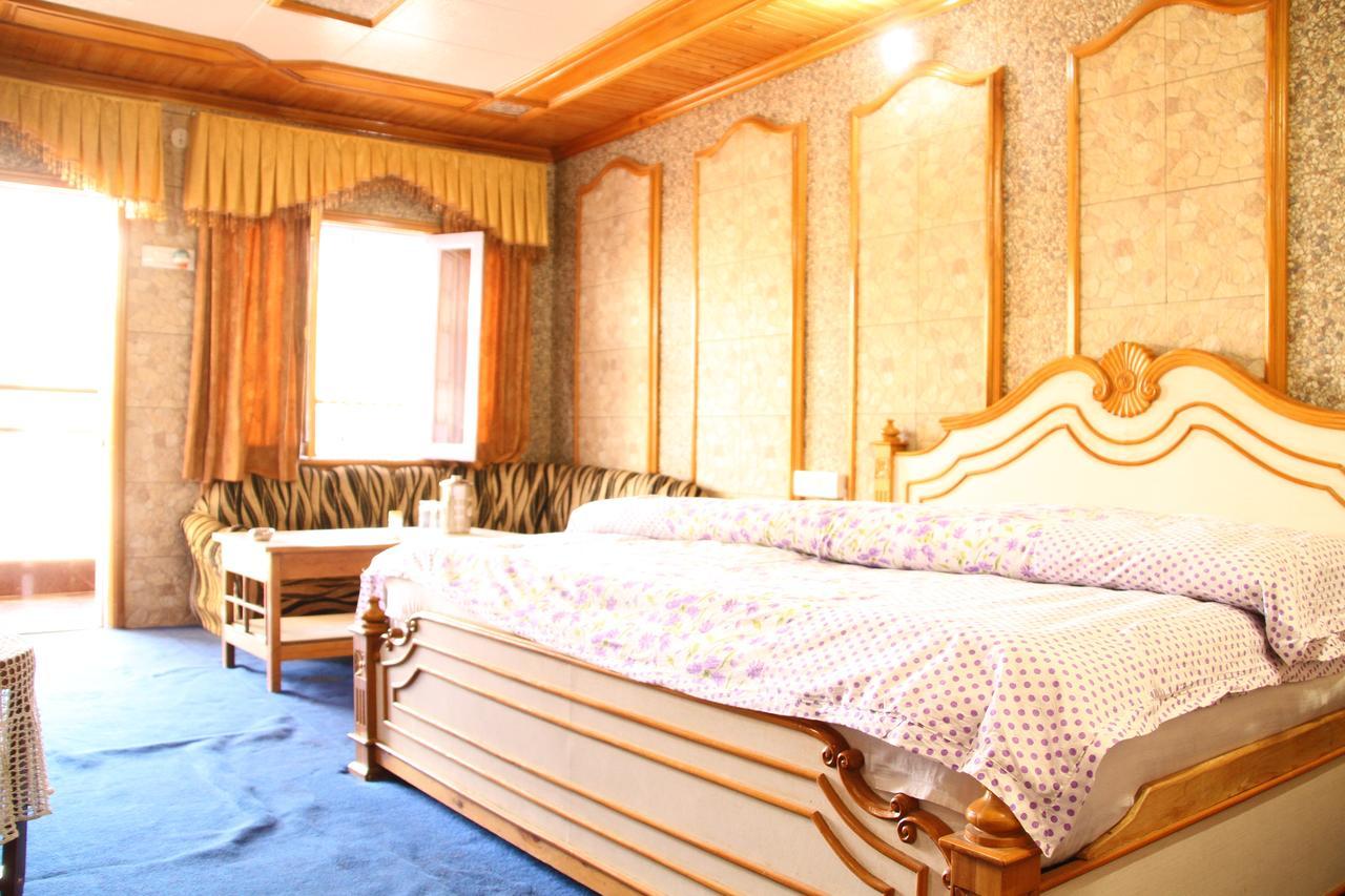 Hotel Vikrant Найнітал Екстер'єр фото